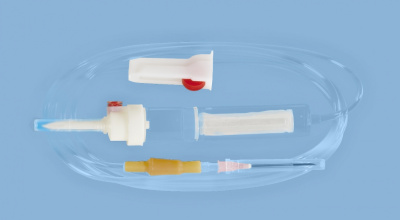 Система для вливаний гемотрансфузионная для крови с пластиковой иглой — 20 шт/уп купить оптом в Хабаровске